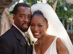 blackloveisbeautiful:  securelyinsecure:  Angela Bassett and Courtney B. Vance - The two met in the 1980s while students at the Yale School of Drama and married in 1997. They have two children - daughter Bronwyn Golden and son Slater Josiah.  ✊🏾❤️