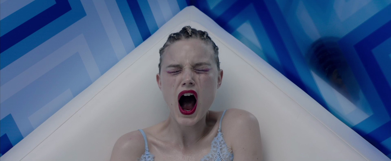 cinemasource:    The Neon Demon (2016,   Nicolas Winding Refn)  