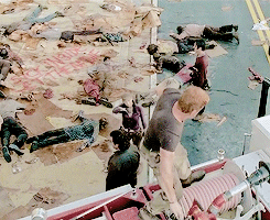 reedusgif: People leave messages to warn others