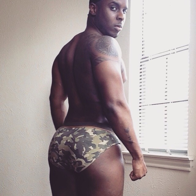 dakoollife:  industrykings:    Ass Fat! And he got a big dick
