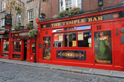 travel-lusting:  The Temple Bar, Dublin, Ireland (by Russ David)