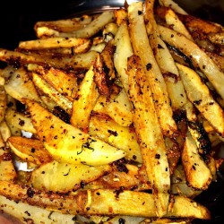 fashionmaven82:  Have to satisfy those cravings. Did i tell you i eat a lot. I do make the absolute best fries. #seasonedfries in peanut oil 😜 After dinner it’s snack time