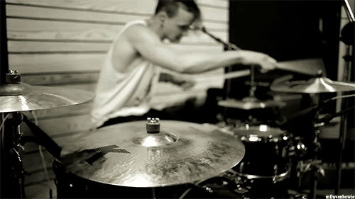bedfordanes:   defeatuh-deactivated20190506: George drumming  aka the world’s biggest turn on 