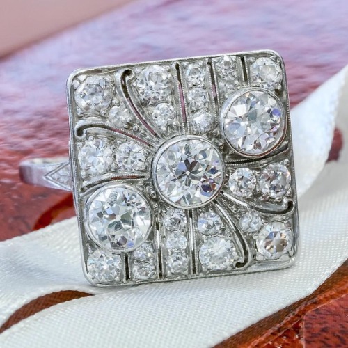 This square plaque ring from 1920s set with nearly 3.00 carats of diamonds, coming up for auction at