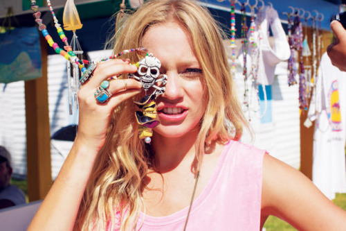 cakhteii:  cahnteen:  indie blog  a rad indie bluughh  