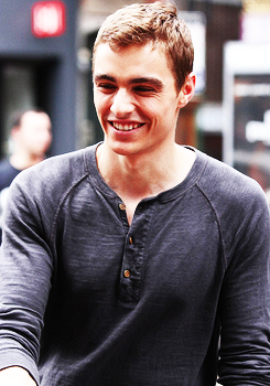 xitsamensworld:  Dave Franco | on the set of ‘Now You See Me’. 