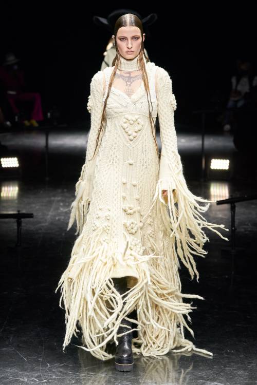 Jean Paul Gaultier by Chitose Abe, Fall 2021 Couture Credits:Guido Palau - Hair StylistDiane Kendal 