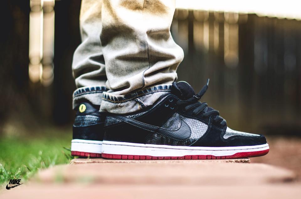 nike sb dunk low snakeskin