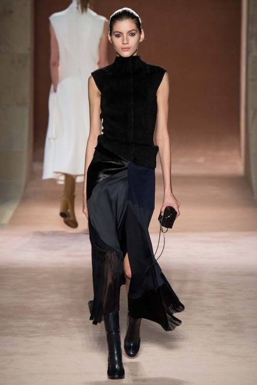 XXX fagunt:  Victoria Beckham autumn/winter 2015 photo