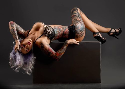 tattooed girls