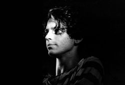 sweetness-doesnt-touch-my-face:Michael Hutchence,