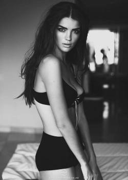 beautiful-elegant-lines:  Model: Natasha