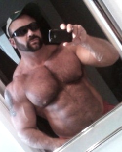 deviantdaddy:  self-pic hunks 56