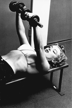 missmonroes:  Marilyn Monroe photographed