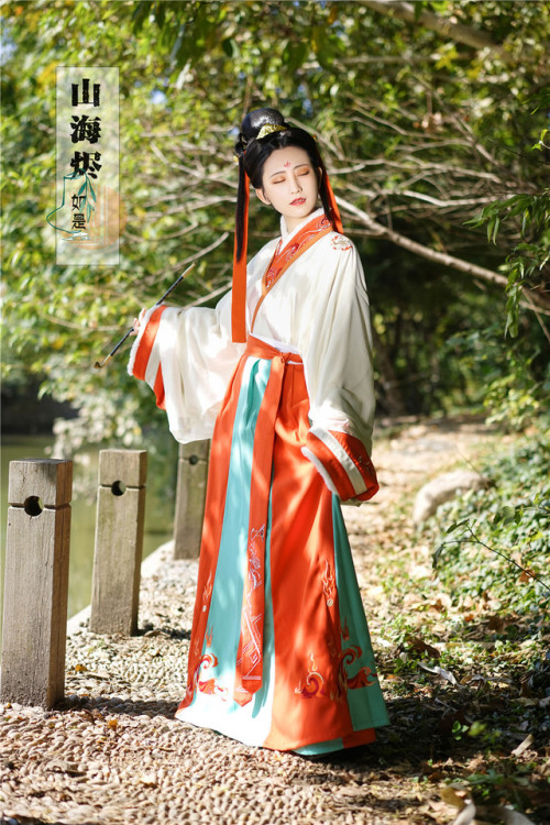 hanfugallery:Traditional Chinese hanfu by 如是观