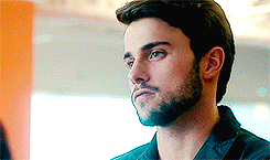 phlpsheas:  Hair gel’s got i c e in his veins. 
