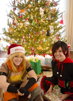 eventhorizoncosplay:  Happy Holidays Everyone!  OMFG They&rsquo;re perfect