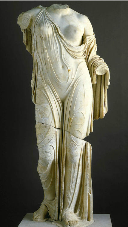 Venus Genetrix  Roman, 1st century CE. Marble. Detroit Institute of Arts. Statue is 58.0 x 25.0 x 17