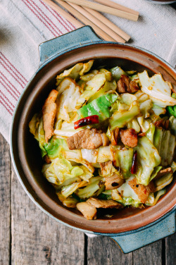 justfoodsingeneral:  Chinese Cabbage Stir-Fry 卷心菜炒肉片“This cabbage stir-fry is savory, tangy, and very quick to prepare. Plus, it’s CHEAP.”*To make this vegetarian, simply eliminate the pork belly from this recipe.