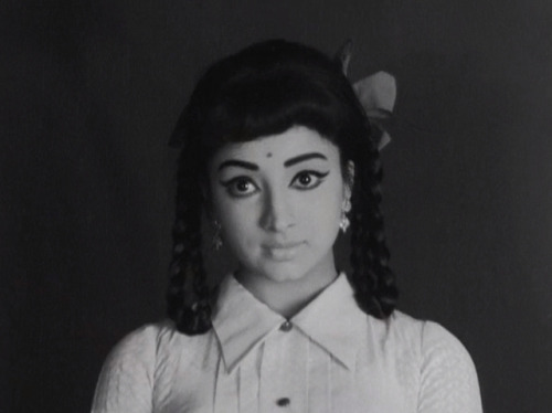  Lakshmi in Kasethan Kadavulada (1972) 