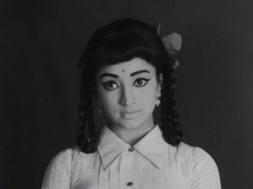 Lakshmi in Kasethan Kadavulada (1972)