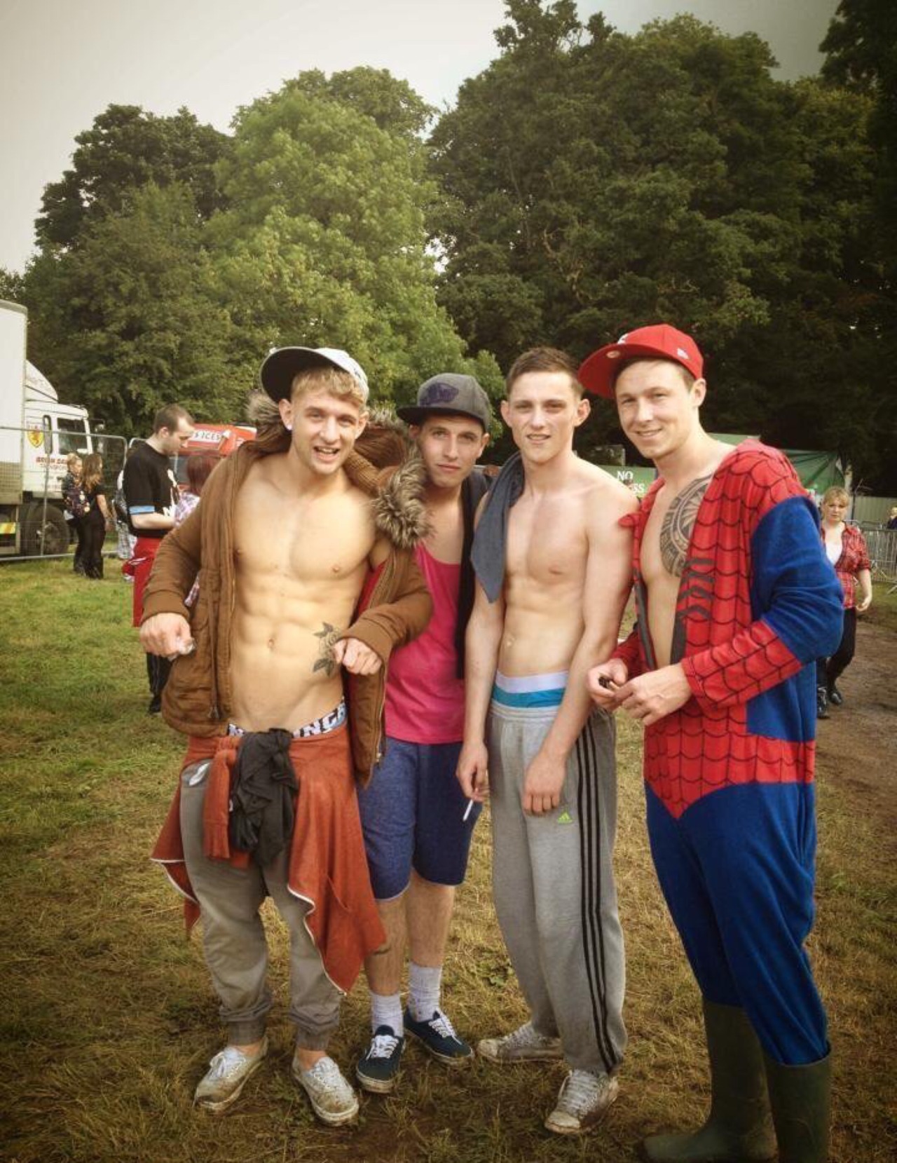 scousecunt:  Love chavs … Good looking ones 😈 