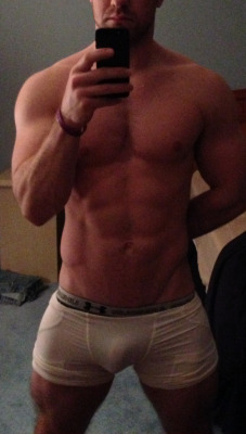 guyswithiphones-nude:  Guys with iPhones