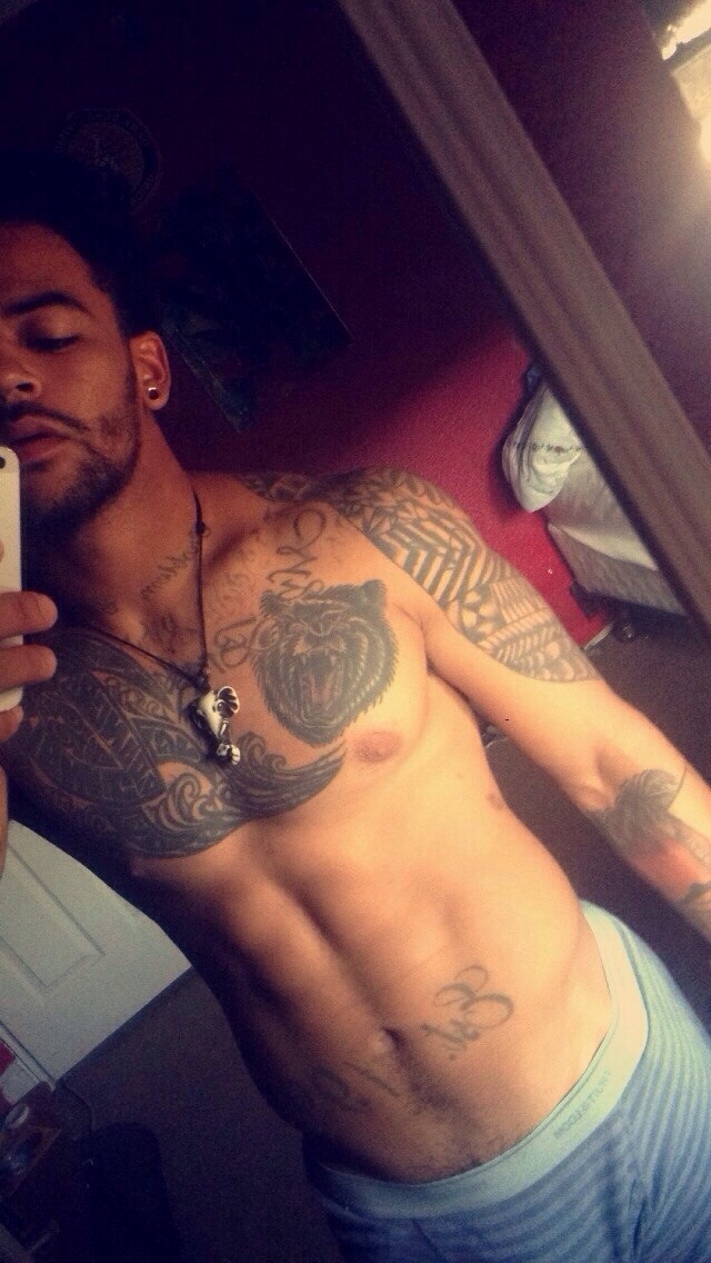 sleezedoutt:  The things I would do to him