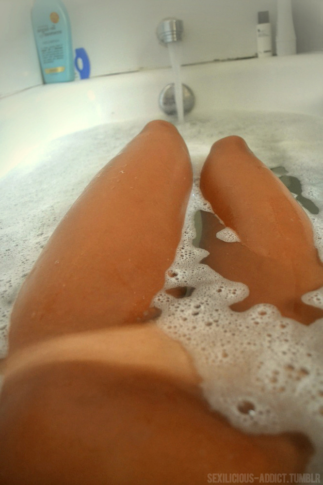 sexilicious-addict:  Decided to pamper myself this morning with a nice long bubble