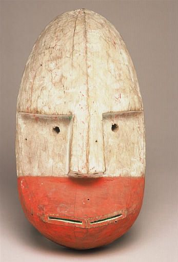 anne-sophie-tschiegg:  Masque Shugishat (grand masque qui était censé venir de la mer), Archipel de Kodiak, Alaska, collecté en 1871/2 par Alphonse Pinart (1852-1911)