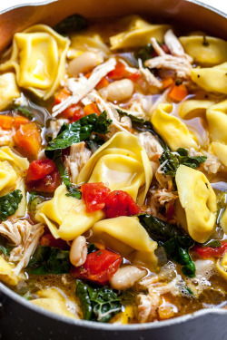 foodffs:  Tuscan Chicken Tortellini Soup