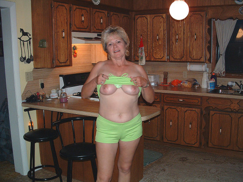 cookinginthebuff:  Share your pictures with us at cookinginthebuffiowa@gmail.com  Geile reife Lady