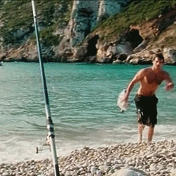 People On Tumblr: Bearded Men Are Not AtractiveHenry Cavill: Hold My Beer