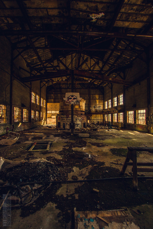 An old rusty factory in Connecticut sits dormant, full of machinery to explore and a rooftop offerin