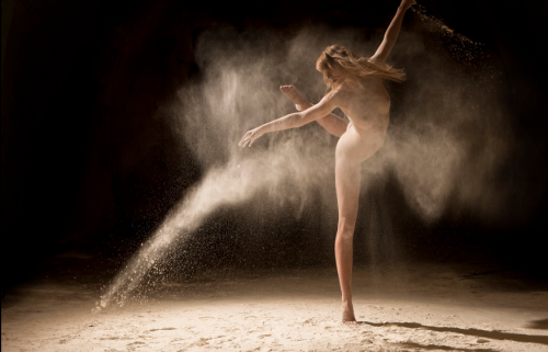 adventuresinhires:  Poussière d’étoiles (Stardust) is a series produced by the French photographer Ludovic Florent. It showcases dancers brimming with adding flour. Sand grains accentuate the majestic movement choreography. 