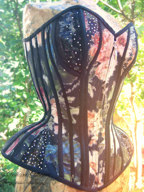 thecorsetauthority: contessagothique: D&amp;G and Swarovski crystals custom made Overbust Contes