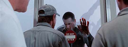 classichorrorblog:    The MistDirected by Frank Darabont (2007)   
