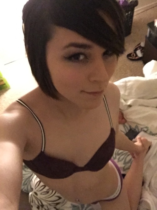 avansfw:  As requested by @verandul cute poses in underwear! 