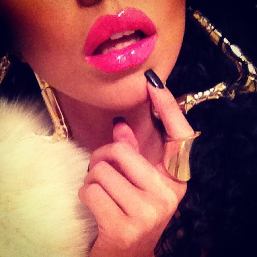shez-a-bitch:  http://shez-a-bitch.tumblr.com 