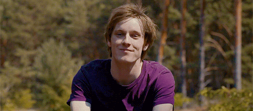 Jonas Kahnwald + Smiling (season 2)