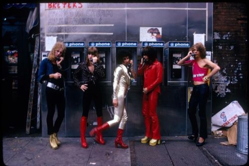 zombiesenelghetto:  The New York Dolls, photo by Toshi, St Mark’s Place, NYC, 1972