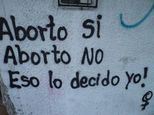 awkadomo:  Yo aborté y soy la empleada doméstica del 5º “A”Yo aborté y soy la funcionaria del Ministerio de SaludYo aborté y soy la maestra que enseña a tus hijas/osYo aborté y soy la promotora barrial que reparte las cajasYo aborté y soy