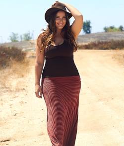 makingitcurvy:  Who was it again that said curvier girls shouldn’t wear stripes…..oh wait I don’t care! I wear what I want and so should you!  Photo @desbas22  Stylist @siguenzastyles