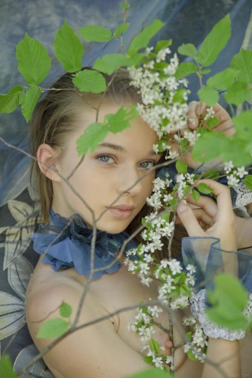 elascheide: anectar:  fouadko100:  beautifultastemakerlove:  That famous beauty from Ukraine    love