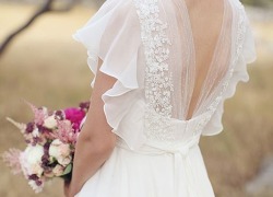 marrymeagain:  V-Neck Beach Wedding Dress 