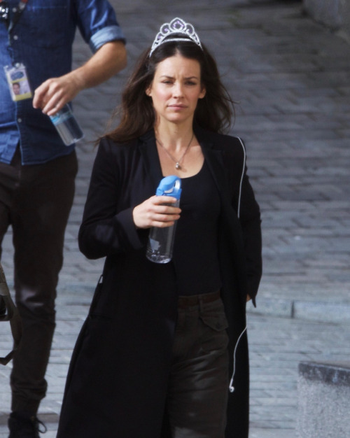 Evangeline Lilly arriving to the set of Ant-Man and the Wasp in a tiara after playing with her kids 