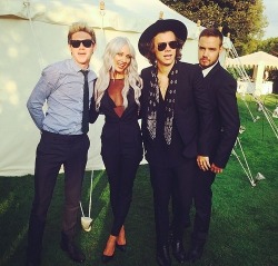 direct-news:  @louteasdale: 🎩👰🎩🎩