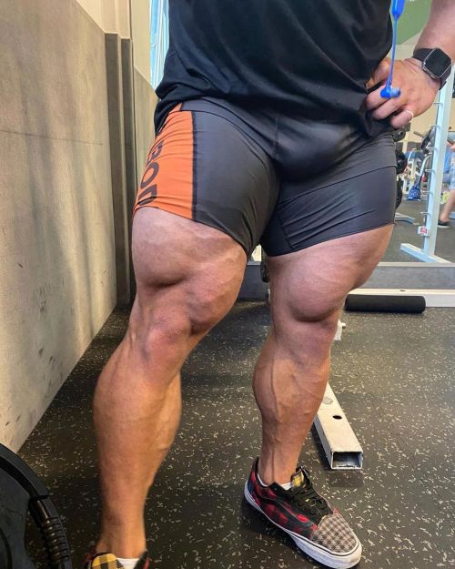 muscleryb:Nicolas Vullioud  legs & bulgue