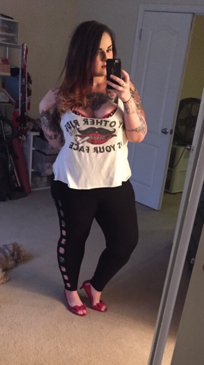 fuckyeahchubbyfashion:  Top: Lucky 13 c/o PinupGirlClothing Leggings: Torridootd