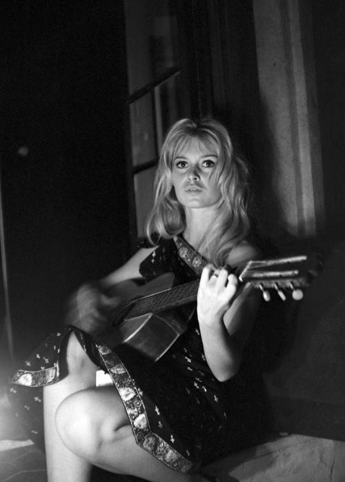 wandrlust: Brigitte Bardot, La Madrague, St. Tropez, c. 1960 — Jean Barthet